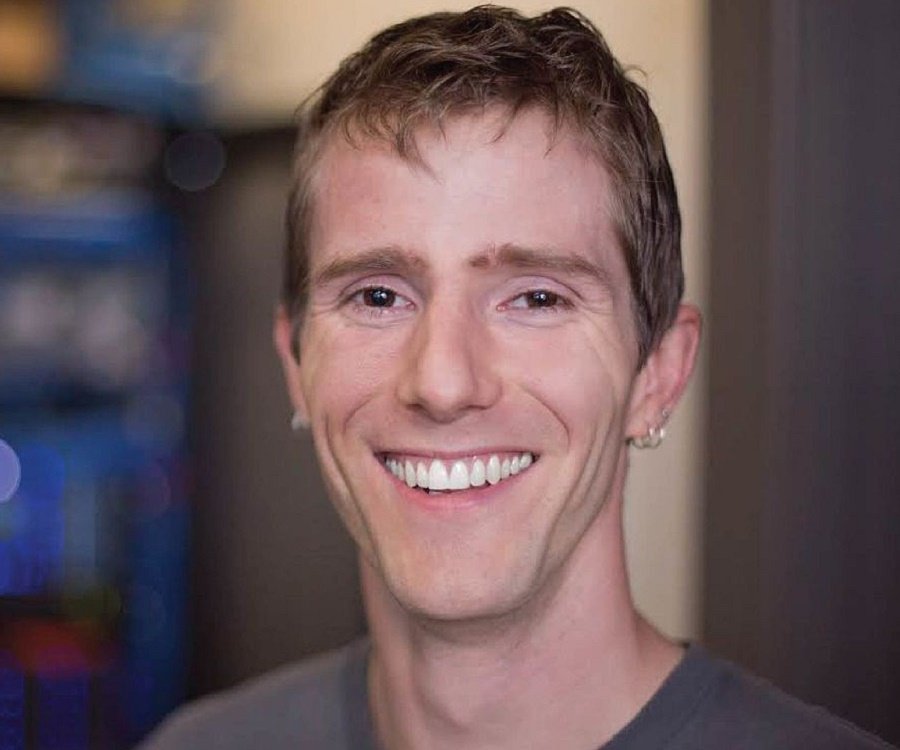 Linus.jpg.f077656a7e0d6d1d91e7c623f36c81c0.jpg